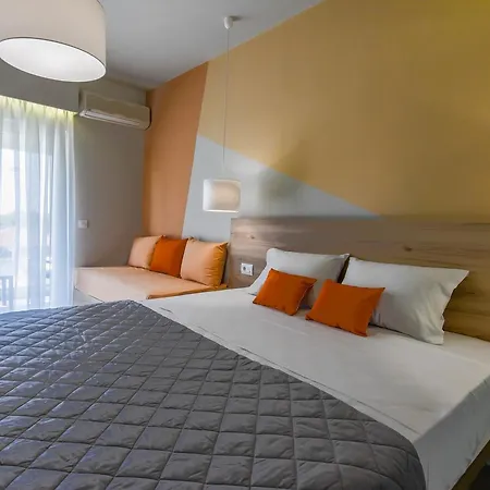 赞特广场新奇酒店及spa 4* Kalamákion